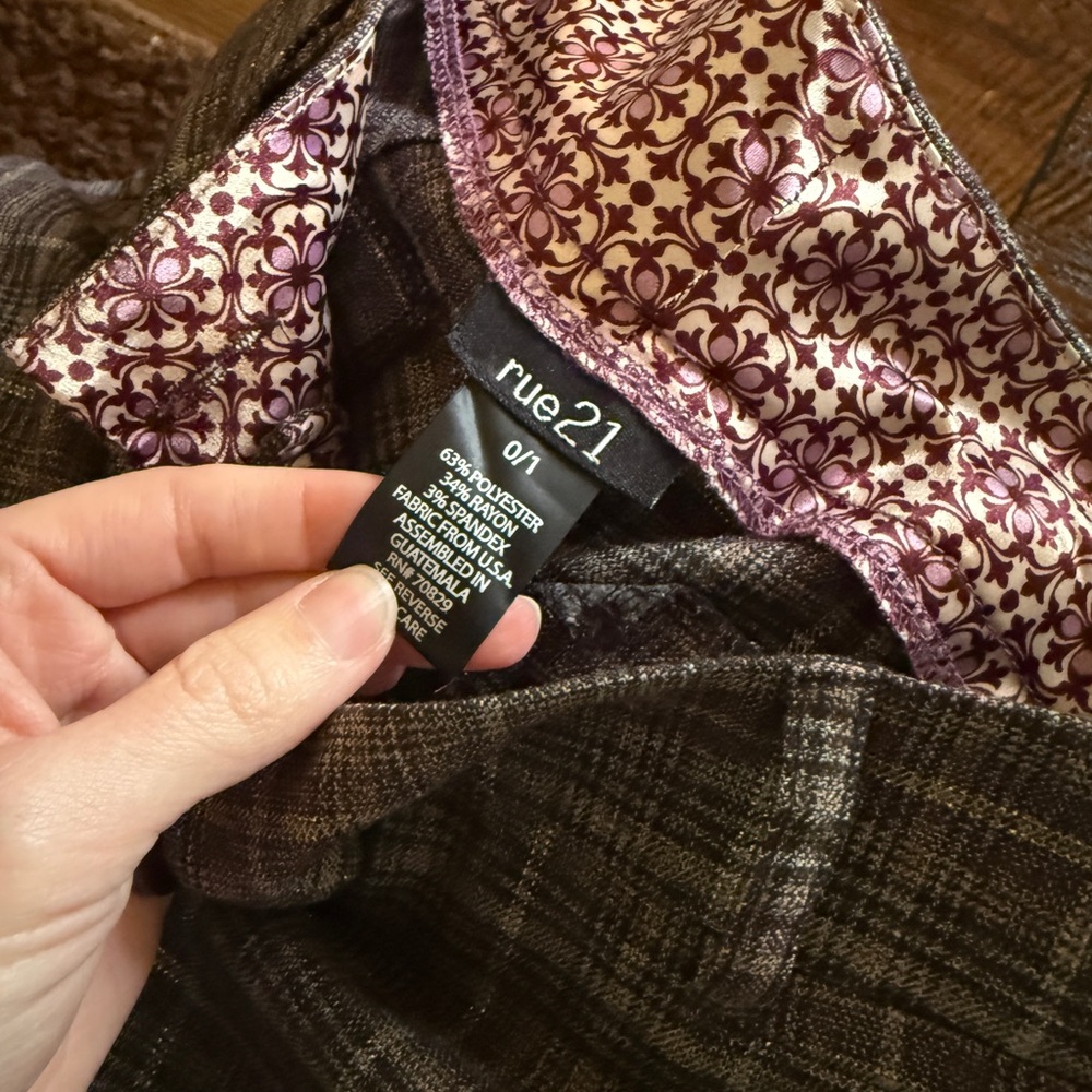 Plaid Bermuda Shorts with Gold Accent Threading NWT - Picture 2 of 2